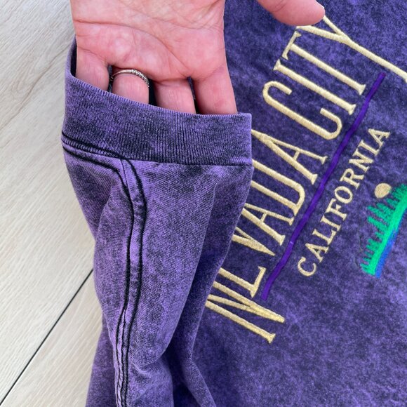 Vintage 90s Nevada City California Purple Acid Wash Gold Embroidered T-Shirt XL - Picture 3 of 15